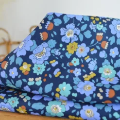 Tissu Liberty of London - Betsy Meadow bleu marine