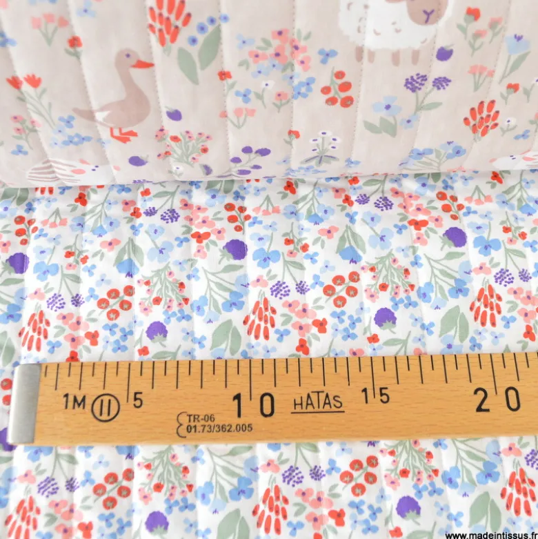 Tissu Matelassé coton motif animaux et fleurs - Berries et Céline