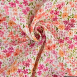Tissu nid d'abeille Romane motif fleurs Fuchsia