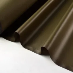 Tissu polyester kaki déperlant pour parapluie .