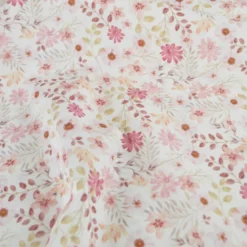 Tissu popeline Ambroise fleurs pastel roses fond blanc cassé