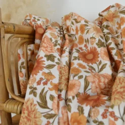 Tissu Popeline de coton Elisabeth motif fleurs abricot - OEKO TEX