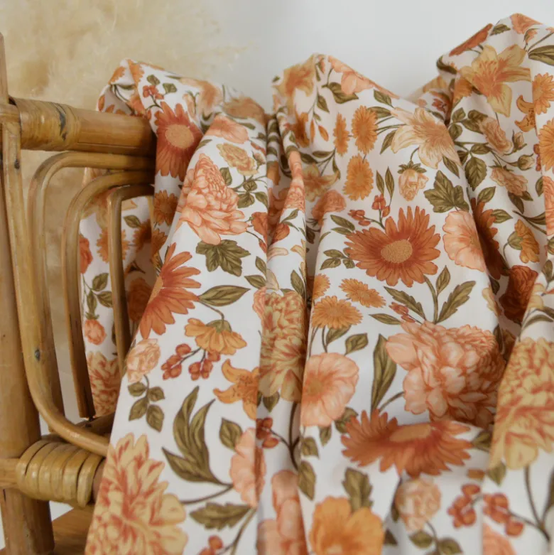 Tissu Popeline de coton Elisabeth motif fleurs abricot - OEKO TEX