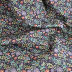 Tissu popeline de coton Field – Petites fleurs fond aubergine