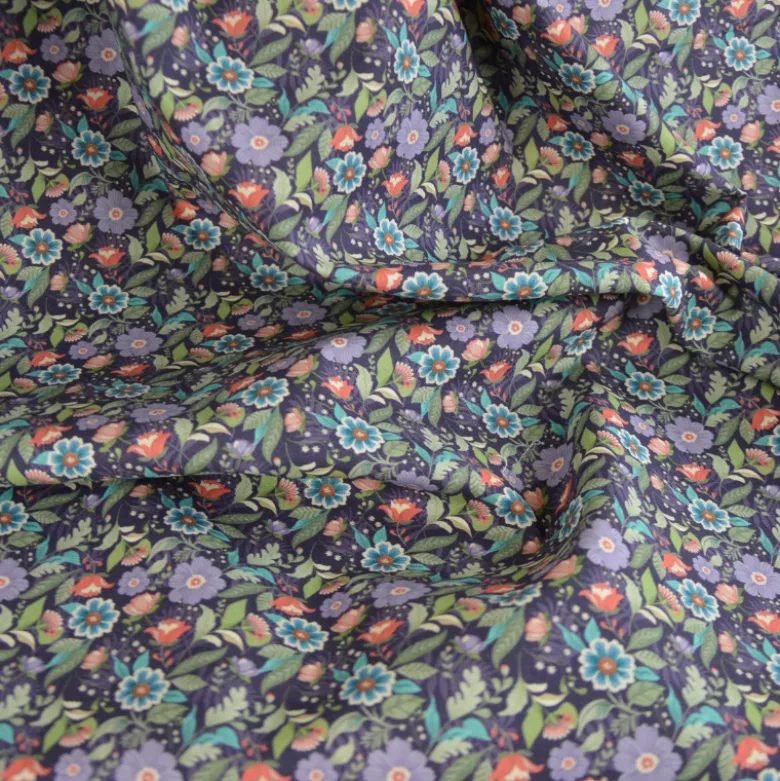 Tissu popeline de coton Field – Petites fleurs fond aubergine