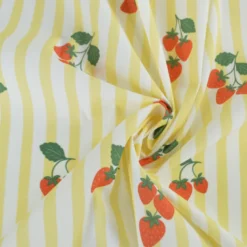 Tissu Popeline de coton Gariguette motif fraises et rayures jaunes - OEKO TEX