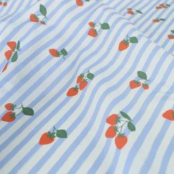 Tissu Popeline de coton Gariguette motif fraises et rayures bleues - OEKO TEX