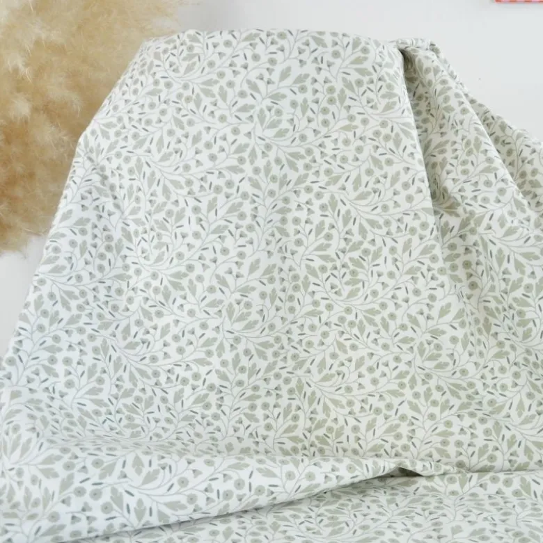Tissu Popeline de coton motif branches de fleurs fond blanc cassé - OEKO TEX