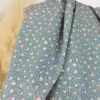 Tissu Popeline de Coton – Motif Cabosse Fond Pétrole