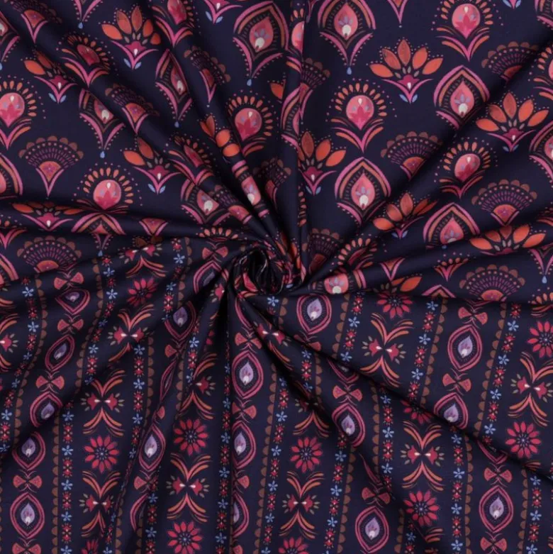 Tissu popeline de coton Poppy – motif rayures ethniques fond marine