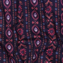 Tissu popeline de coton Poppy – motif rayures ethniques fond marine