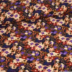 Tissu popeline de viscose Aozy - motif fleurs violettes fond noir