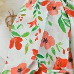Tissu popeline de viscose Bilbao - motif fleurs rouges et vertes