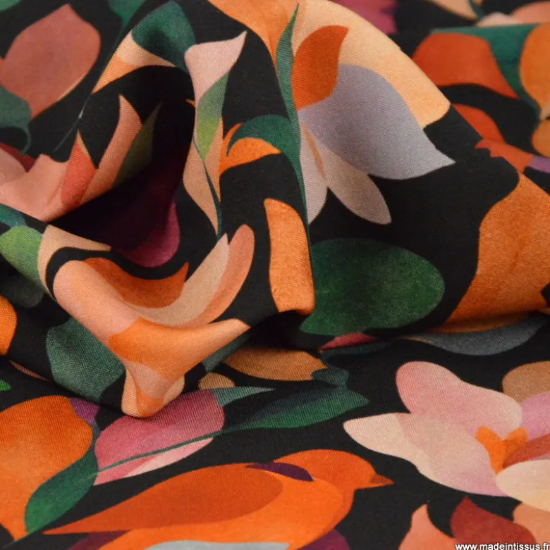 Tissu popeline de viscose Calidris motif fleurs orange fond chocolat