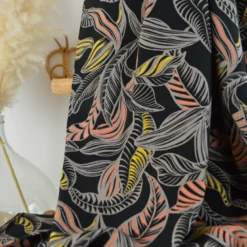 Tissu popeline de viscose Ecovero - motif feuillage fond noir