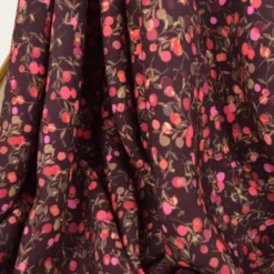 Tissu popeline de viscose Merisier - motif baies rose fond prune