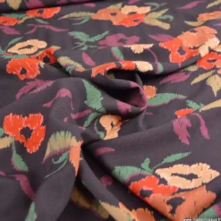 Tissu popeline de viscose Silawe - motif fleurs camel fond Aubergine