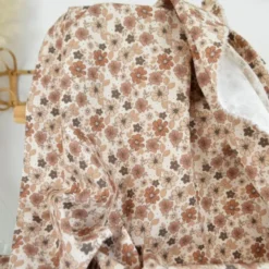 Tissu popeline Léonce fleurs caramel et beige fond écru