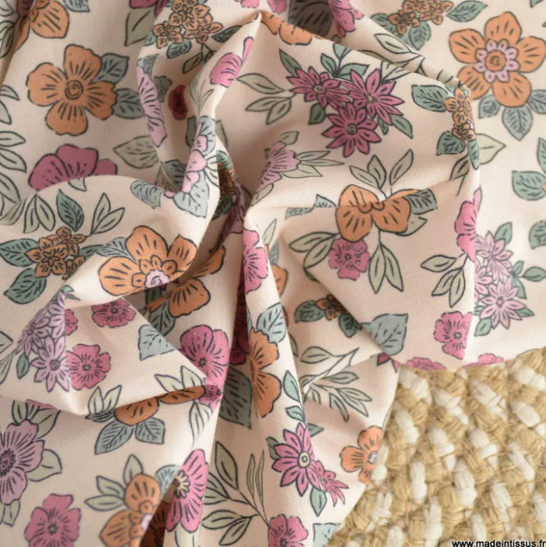 Tissu popeline Marion motif fleurs fuchsia et camel fond ecru - exclusif