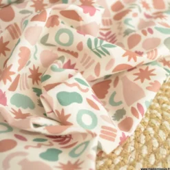 Tissu popeline motif amphores, fruits et feuilles graphique camel, rose et vert - exclusif