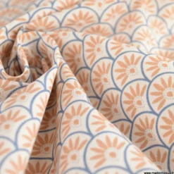 Tissu popeline motif écailles bleu et camel - exclusif