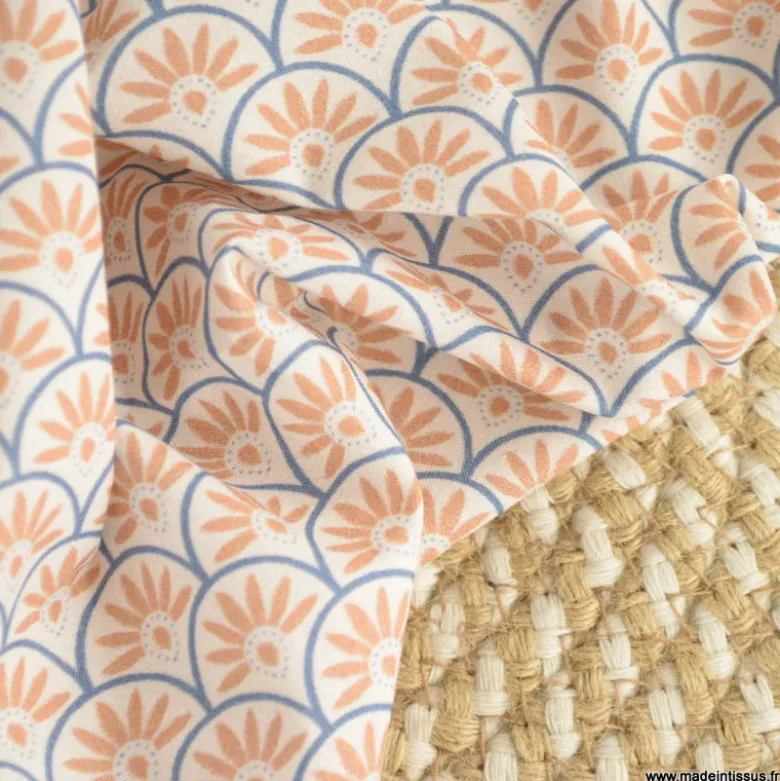 Tissu popeline motif écailles bleu et camel - exclusif