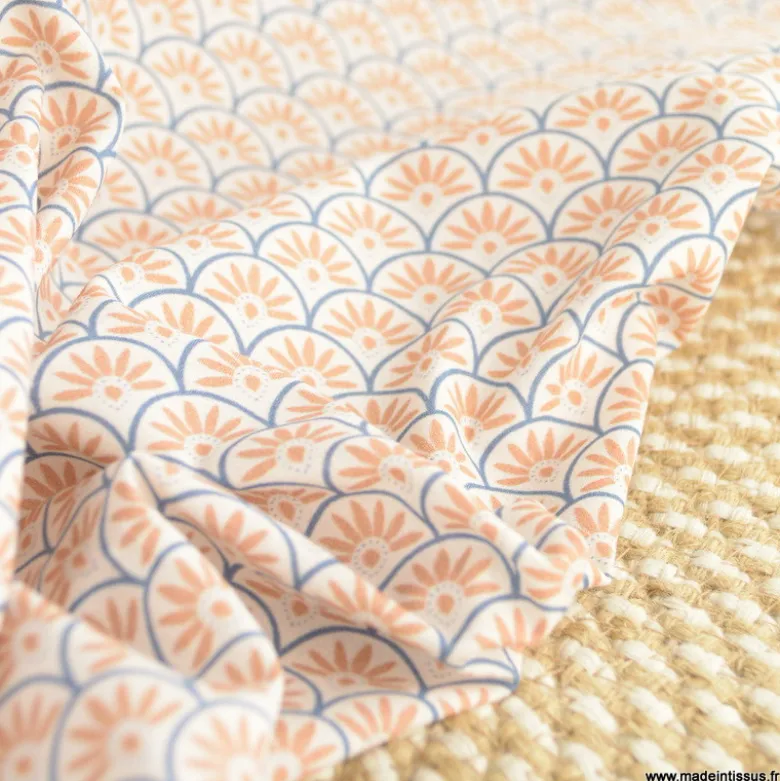 Tissu popeline motif écailles bleu et camel - exclusif