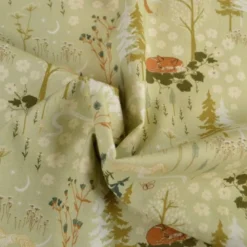 Tissu Popeline motif renards et foret Sauge - Windham Fabric