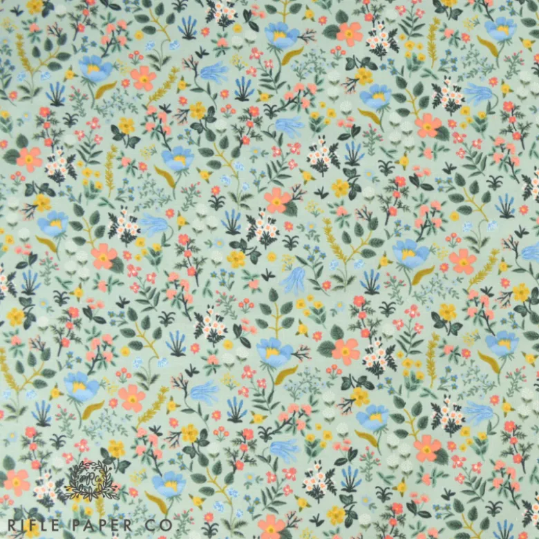 Tissu Rifle Paper motif fleurs fond céladon - collection Curio