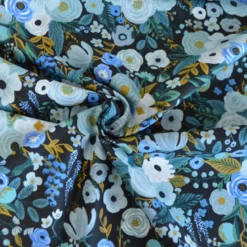 Tissu Rifle Paper motif fleurs - Collection Garden Party bleu
