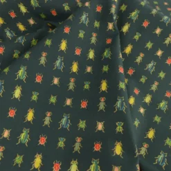 Tissu Rifle Paper motif scarabées Métalliques fond vert - collection Curio