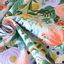 Tissu Rifle Paper Orchard motif fleurs grand motif fond vert menthe - Collection Garden Party