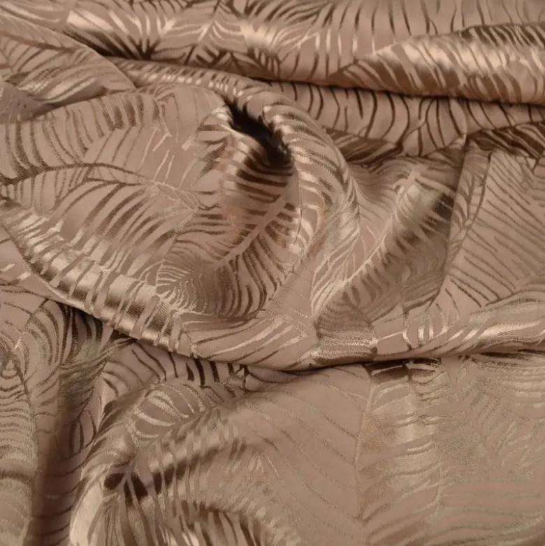 Tissu satin de viscose motif exotique fond taupe