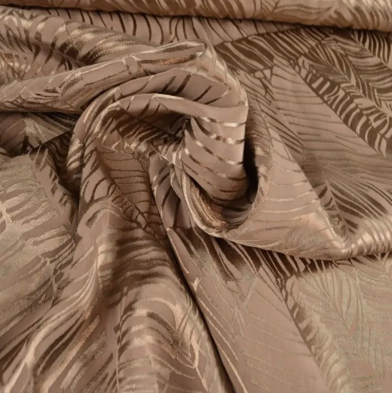 Tissu satin de viscose motif exotique fond taupe