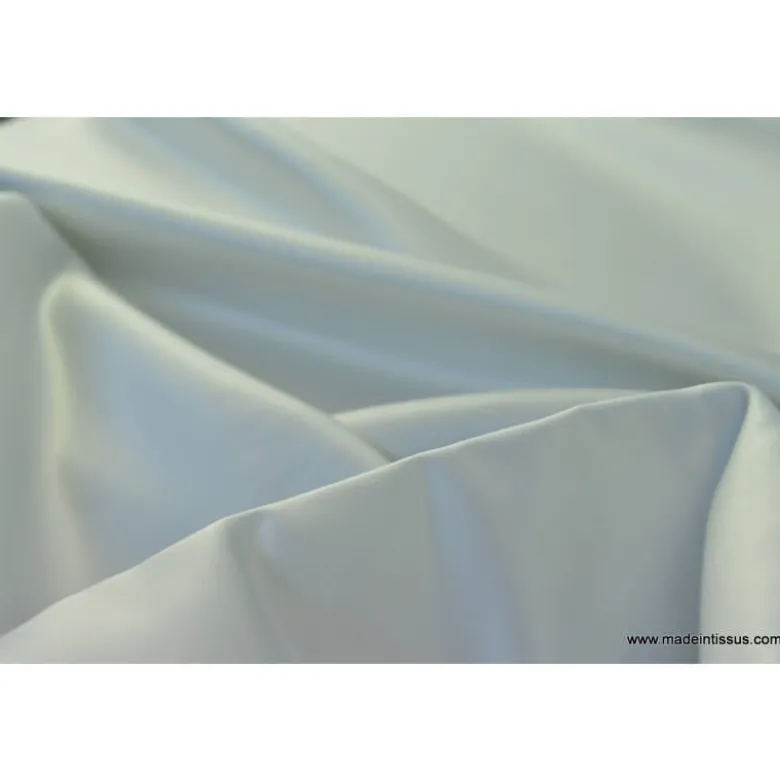 Tissu Satin duchesse polyester gris perle .