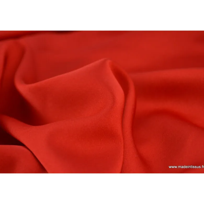 Tissu satin microfibre fluide uni rouge