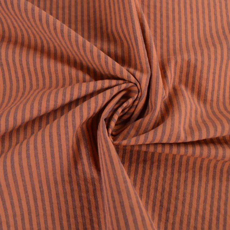 Tissu seersucker à rayures fines - Caramel et Aubergine
