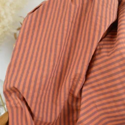 Tissu seersucker à rayures larges - Caramel et Aubergine