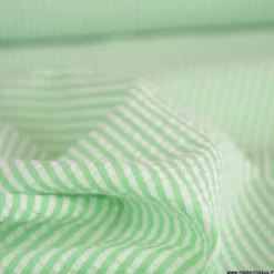 Tissu seersucker à rayures vertes et blanches