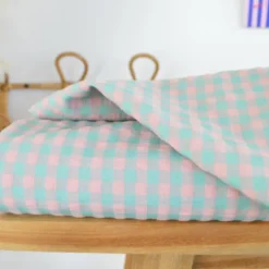 Tissu seersucker Vichy grands carreaux vert et rose