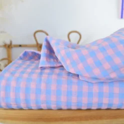 Tissu seersucker Vichy grands carreaux Bleu indigo et rose