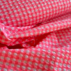 Tissu seersucker Vichy petits carreaux rose fluo