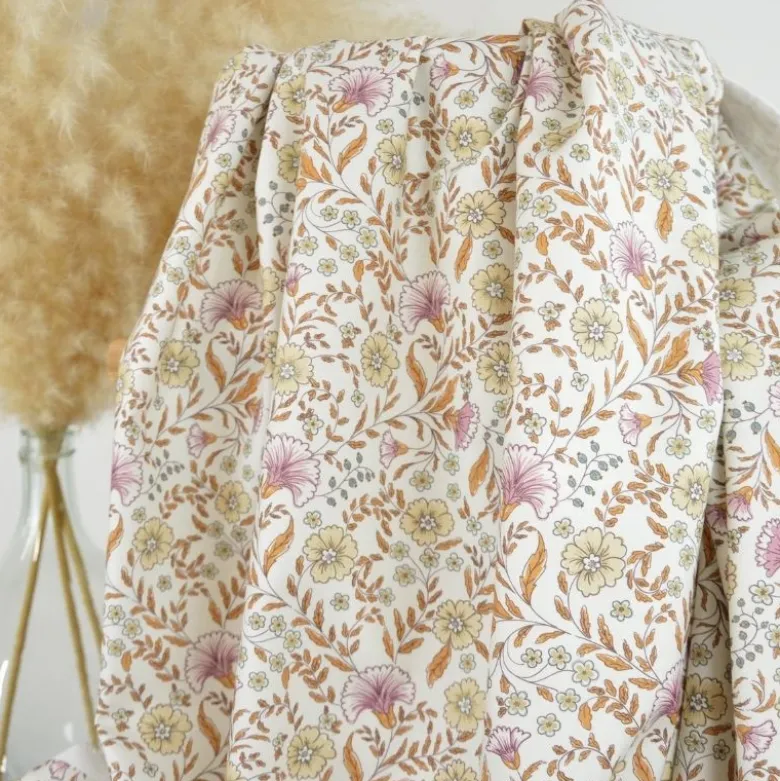 Tissu sergé de coton fleurs bohèmes écru, caramel & vieux rose