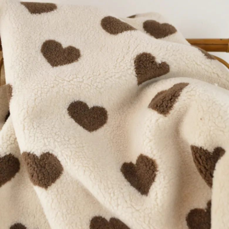 Tissu Sherpa lourde motif coeurs chocolat - OEKO TEX