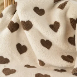 Tissu Sherpa lourde motif coeurs chocolat - OEKO TEX