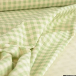 Tissu vichy en coton lavé - vert clair