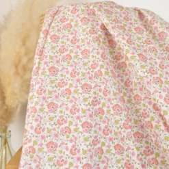 Tissu voile de coton bio petites fleurs roses et vertes