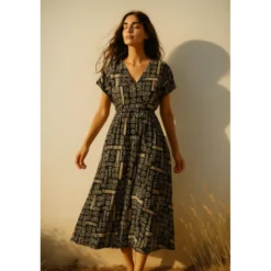 Viscose Batik Java – Motifs géométriques écrus sur fond bleu nuit
