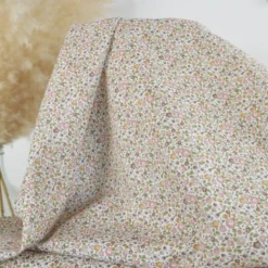 Voile de coton BIO motif fleurs rose et vert - oeko tex