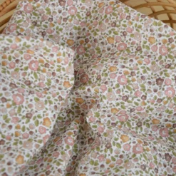 Voile de coton BIO motif fleurs rose et vert - oeko tex